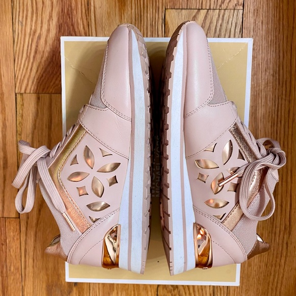 Michael Kors Light Pink with Rose Gold Trainers; Size 6.5 ✨ - Picture 7 of 8